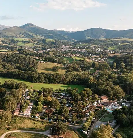 camping biper gorri au pays basque.jpg