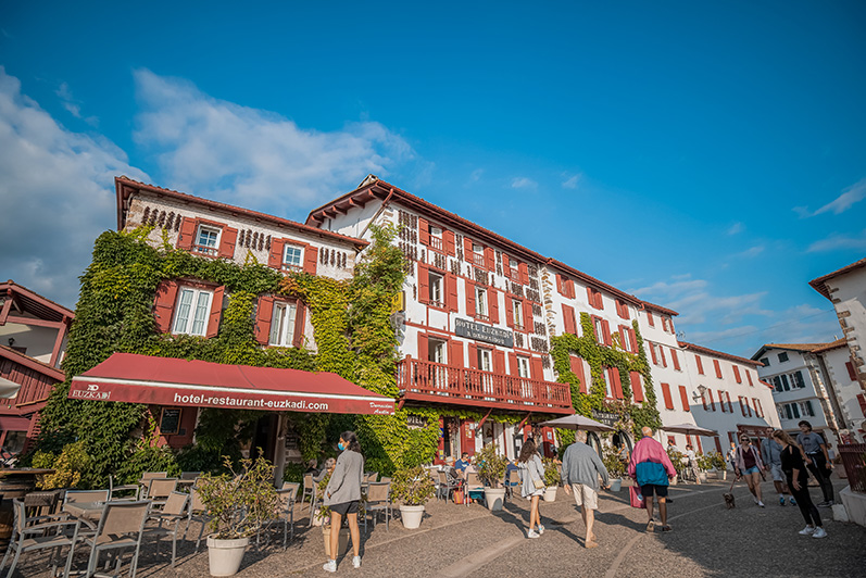 commerces a proximite du camping a espelette