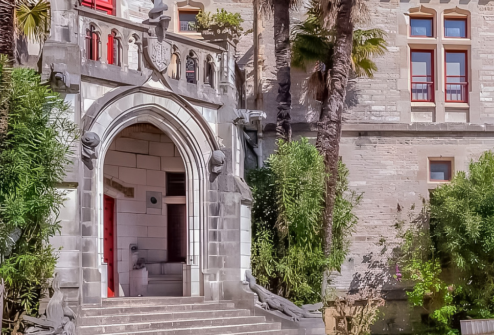 ontdek het chateau d'abbadia tijdens uw verblijf op de camping