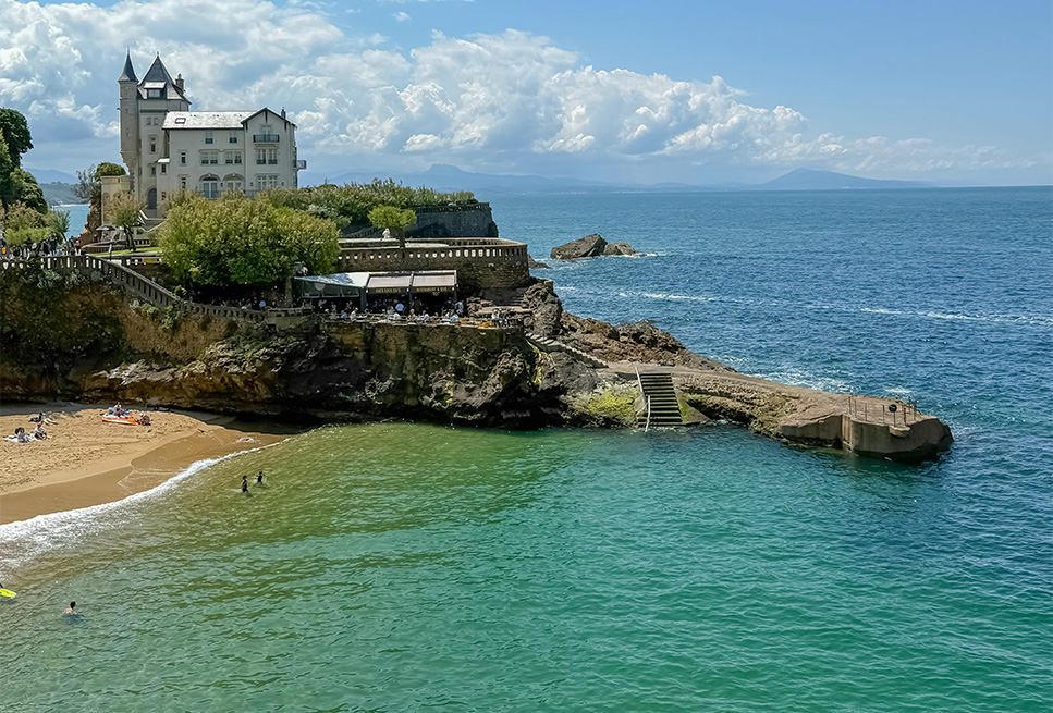 biarritz old port beach
