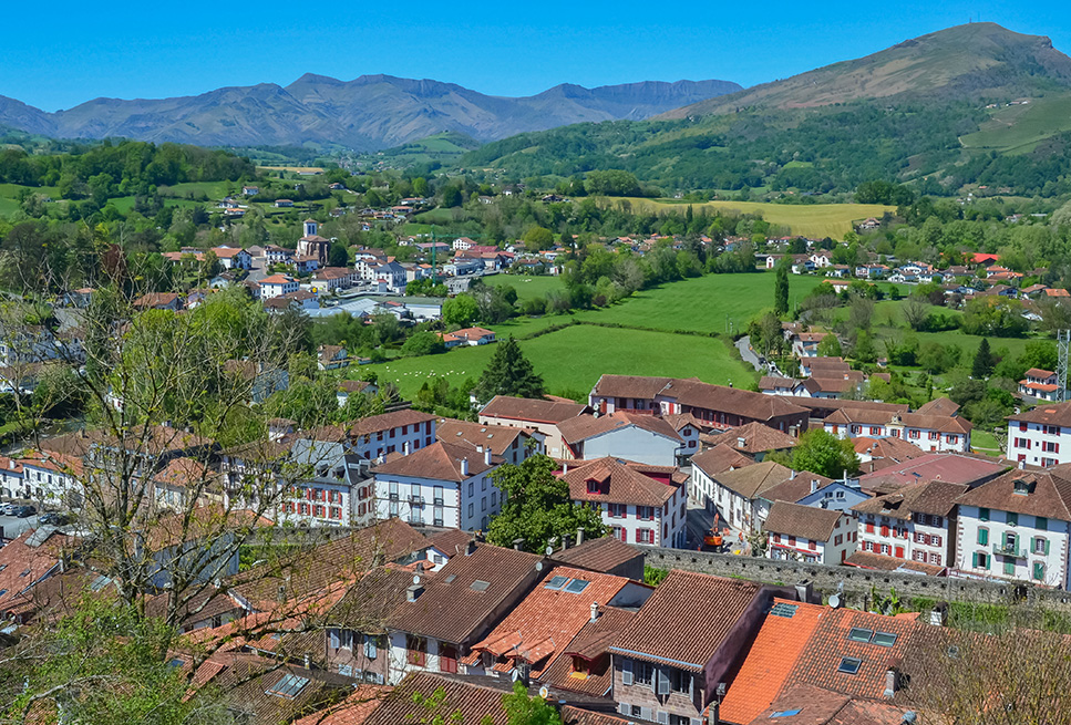 saint jean pied de port au pied des montagnes
